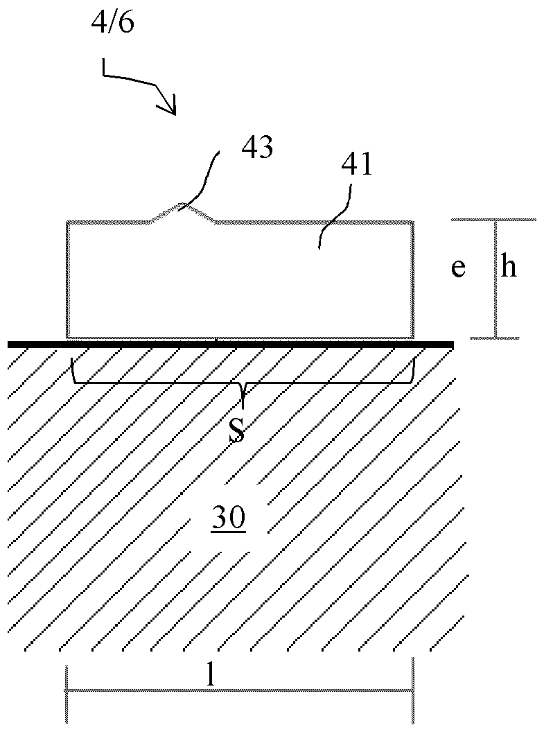 Method for moulding a flush profiled bead on a glazing member and moulding device for said method