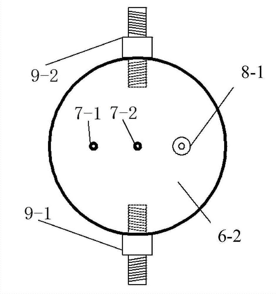 Photoelectric-catalytic carbon dioxide reduction device and application thereof