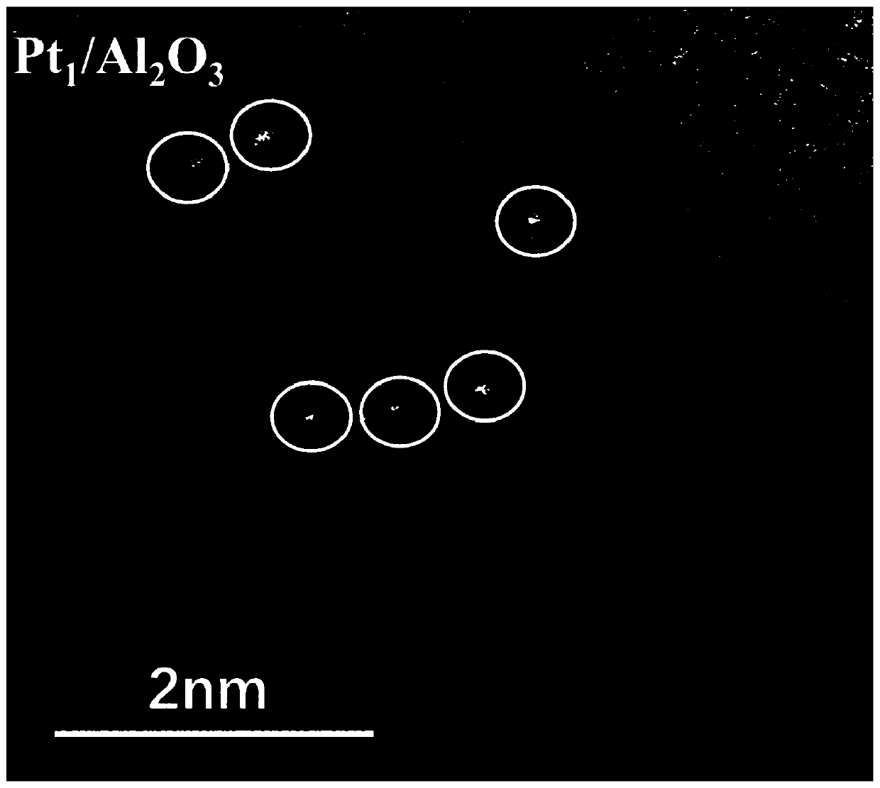 Method for preparing monatomic catalyst by atomizing precursor