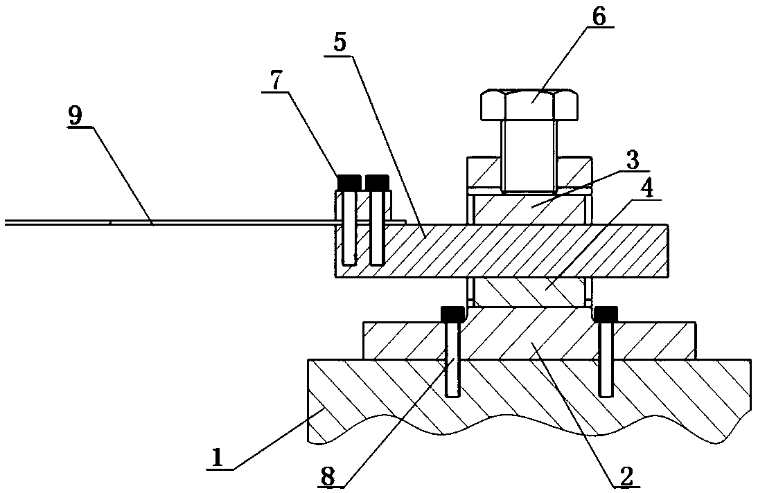 Vibration amplifier and test method for simulating blade high-order nonlinear vibration fatigue