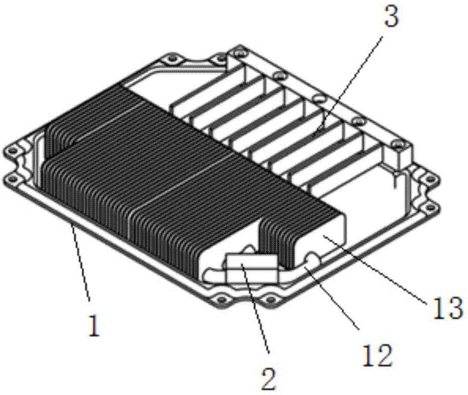 High-efficiency heat radiator for closed-structure high-heat flux device