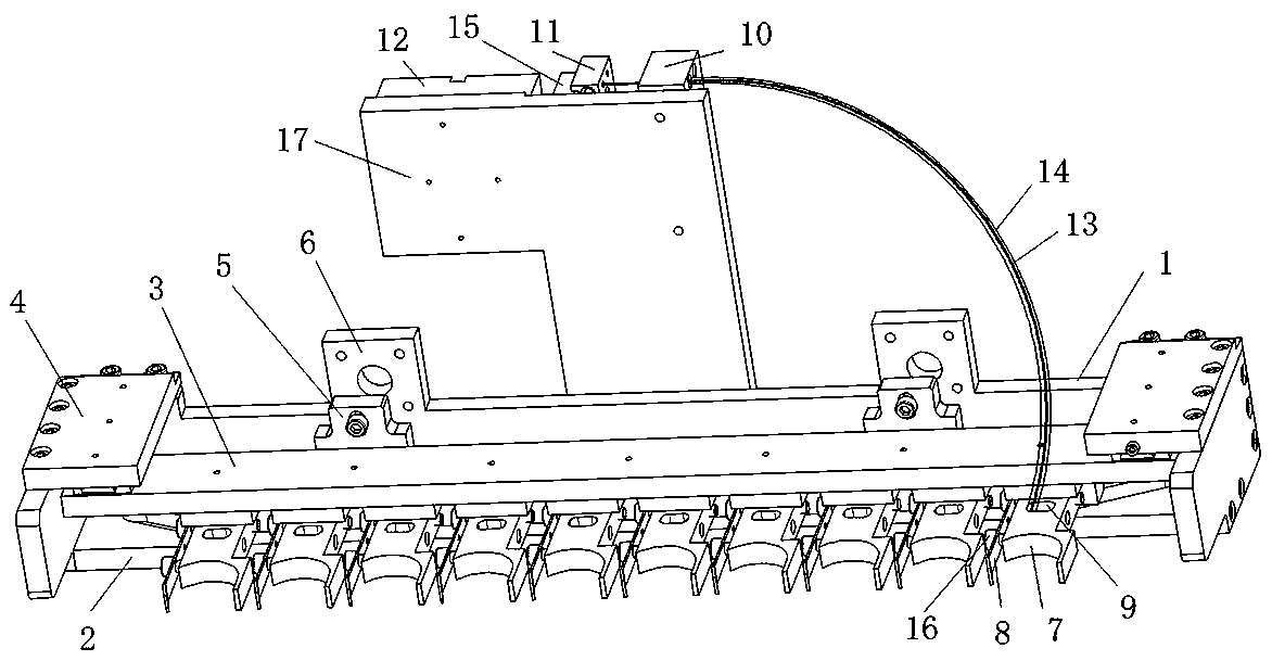 Bottle clamping mechanism and bottle fetching device