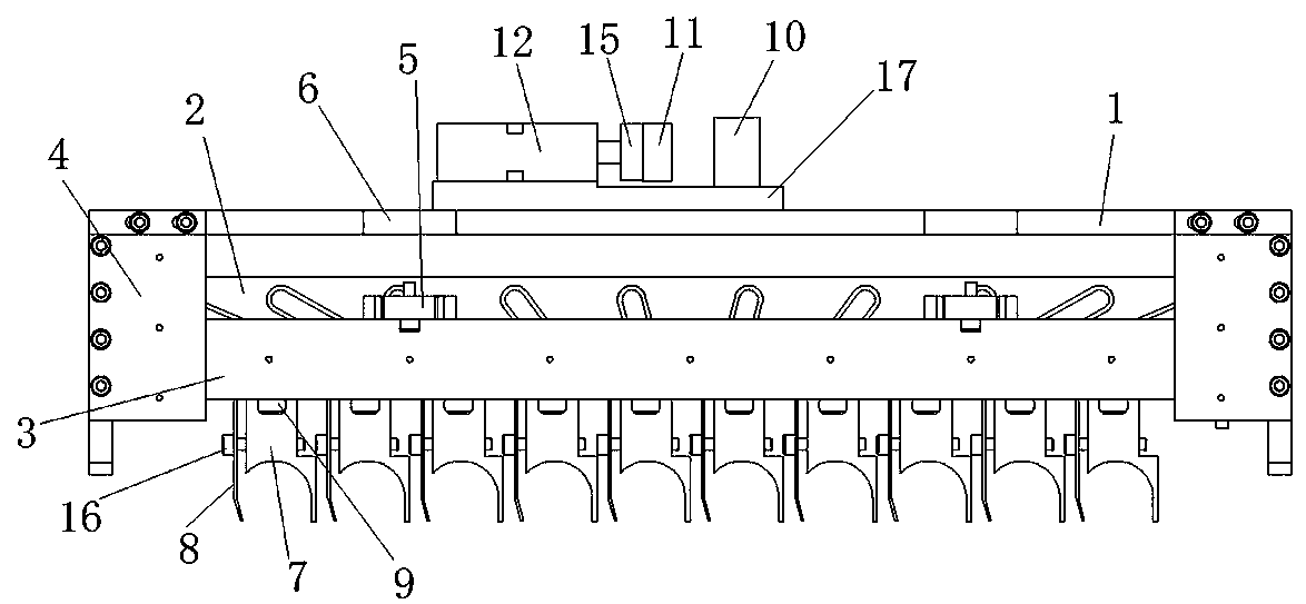 Bottle clamping mechanism and bottle fetching device