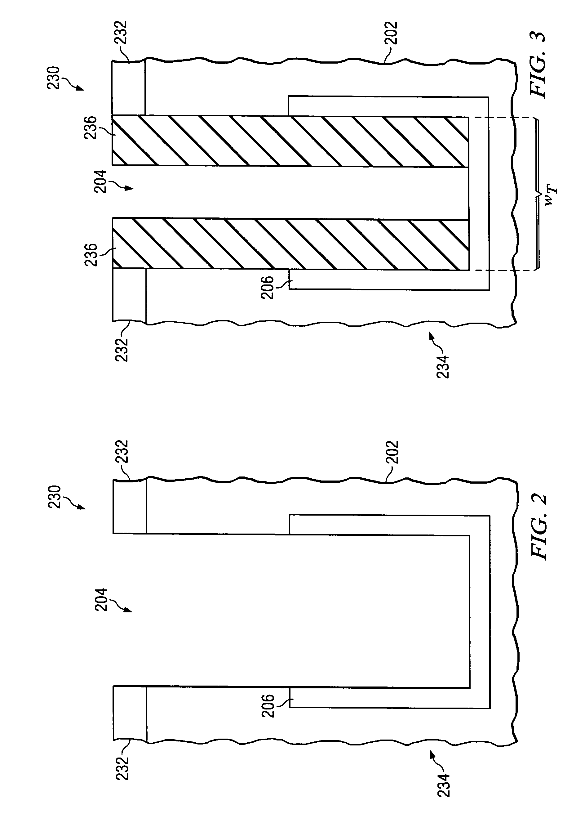 Trench capacitor with pillar