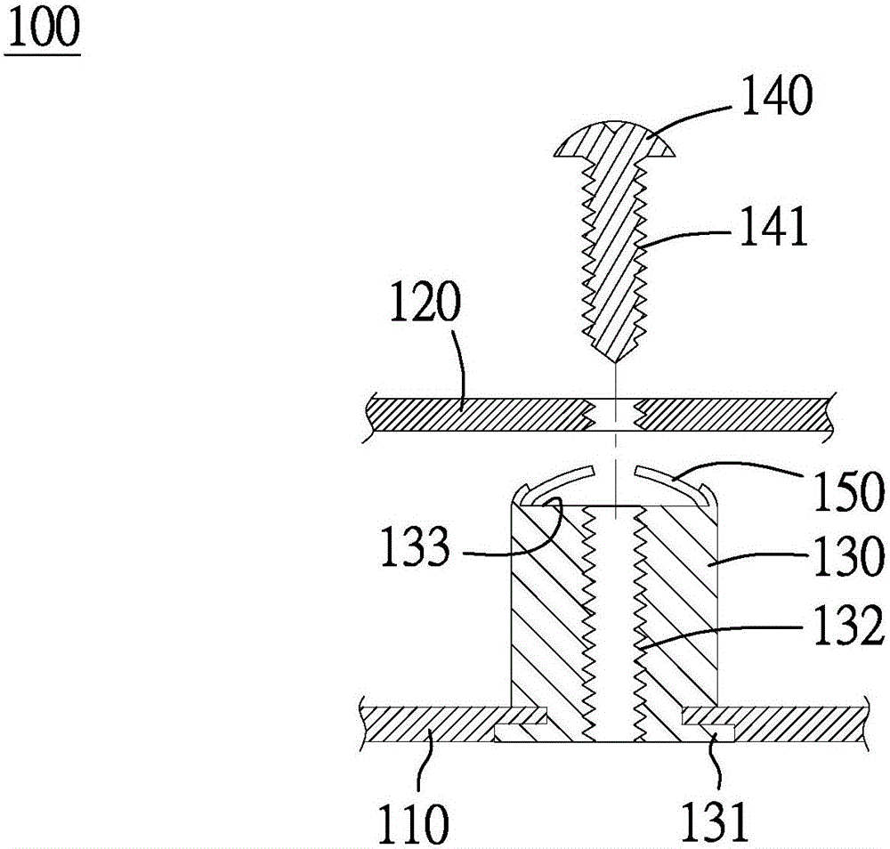 Elastic buckling device and packaging carrier thereof
