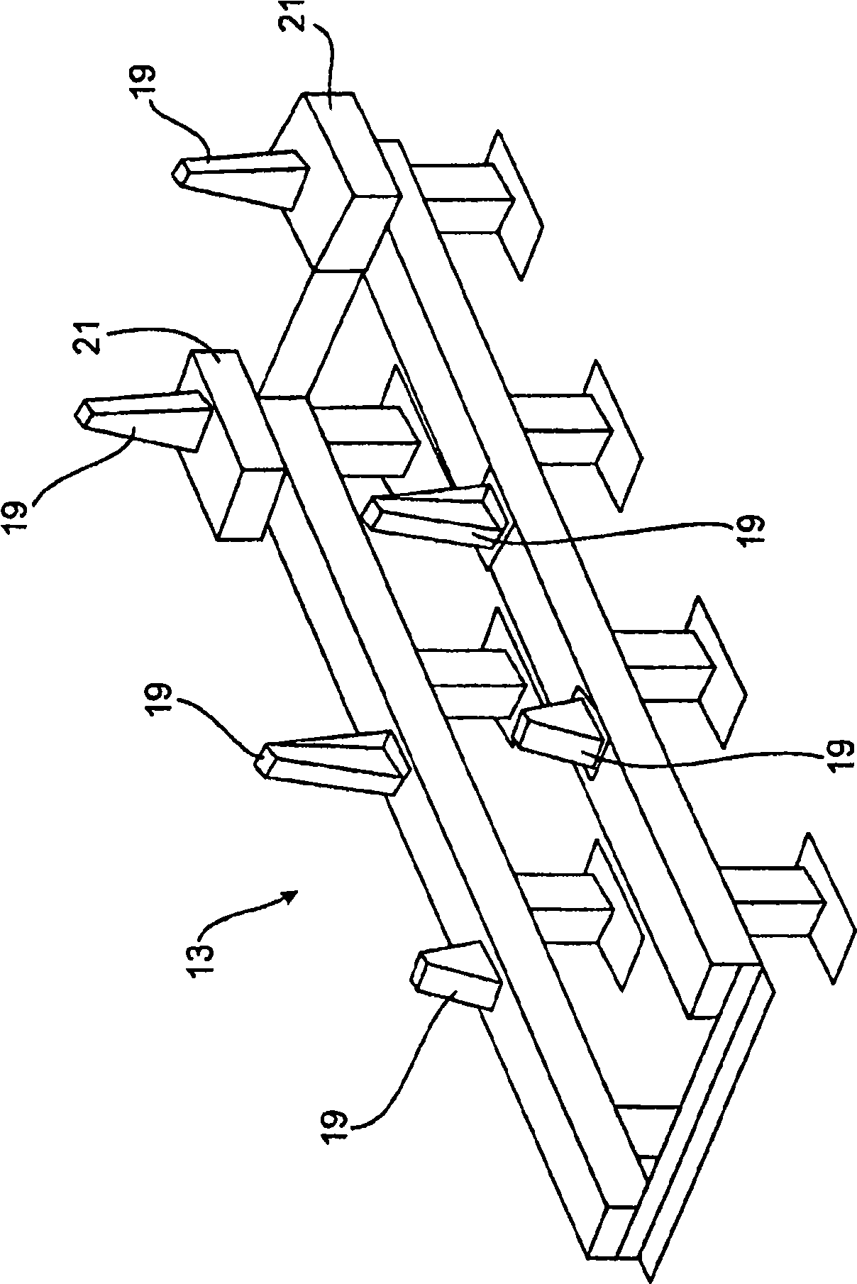 Work station for joining body parts of a motor vehicle, assembly line comprising such a work station, and method for delivering/replacing clamping frames in a work station