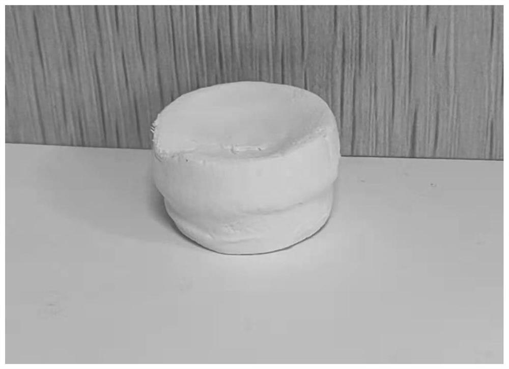 A kind of preparation method of chopped fiber layered reinforced polyimide airgel