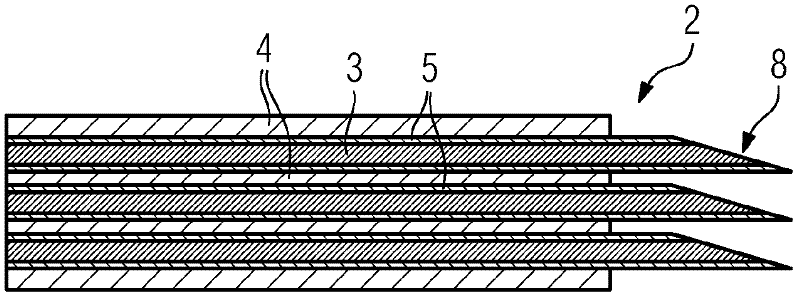 Superconductive connecting device for the end pieces of two superconductors and method for the production thereof