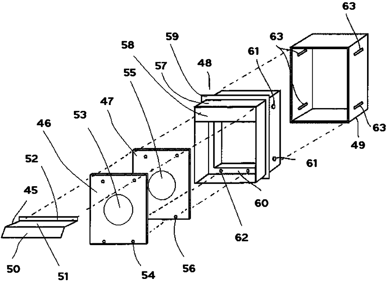 Agricultural livestock conveying container with self-balance foldable connecting lever