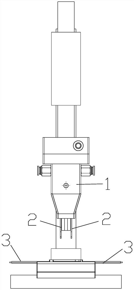 Pressure welding device for rapidly welding LED pixel lamp and machining method