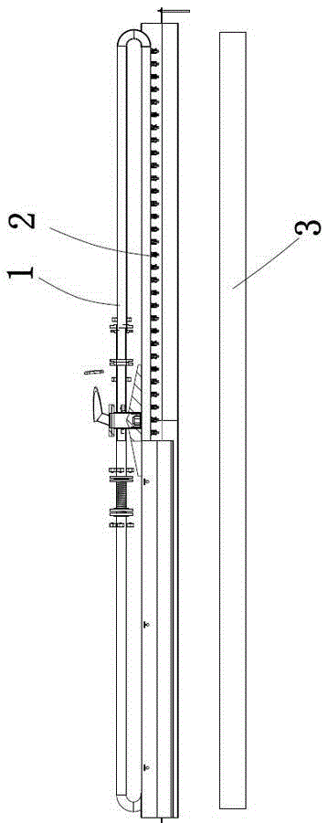 Rubber extruding and spraying device