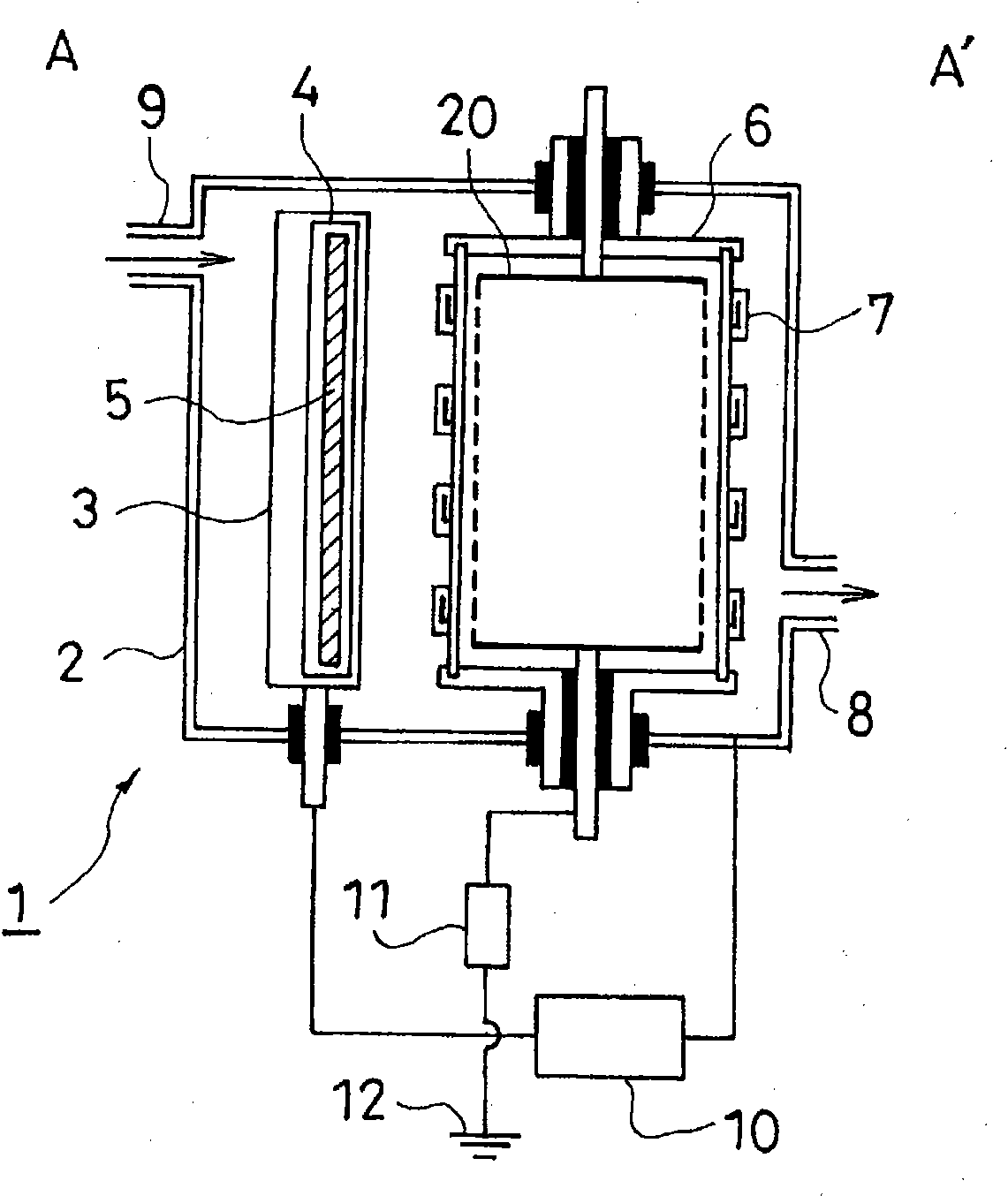 Sputtering apparatus and sputtering film forming method