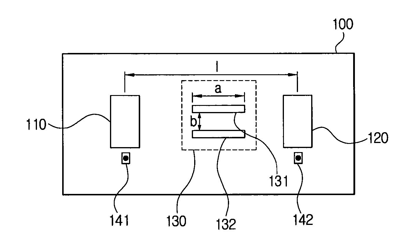 Plate board type MIMO array antenna including isolation element