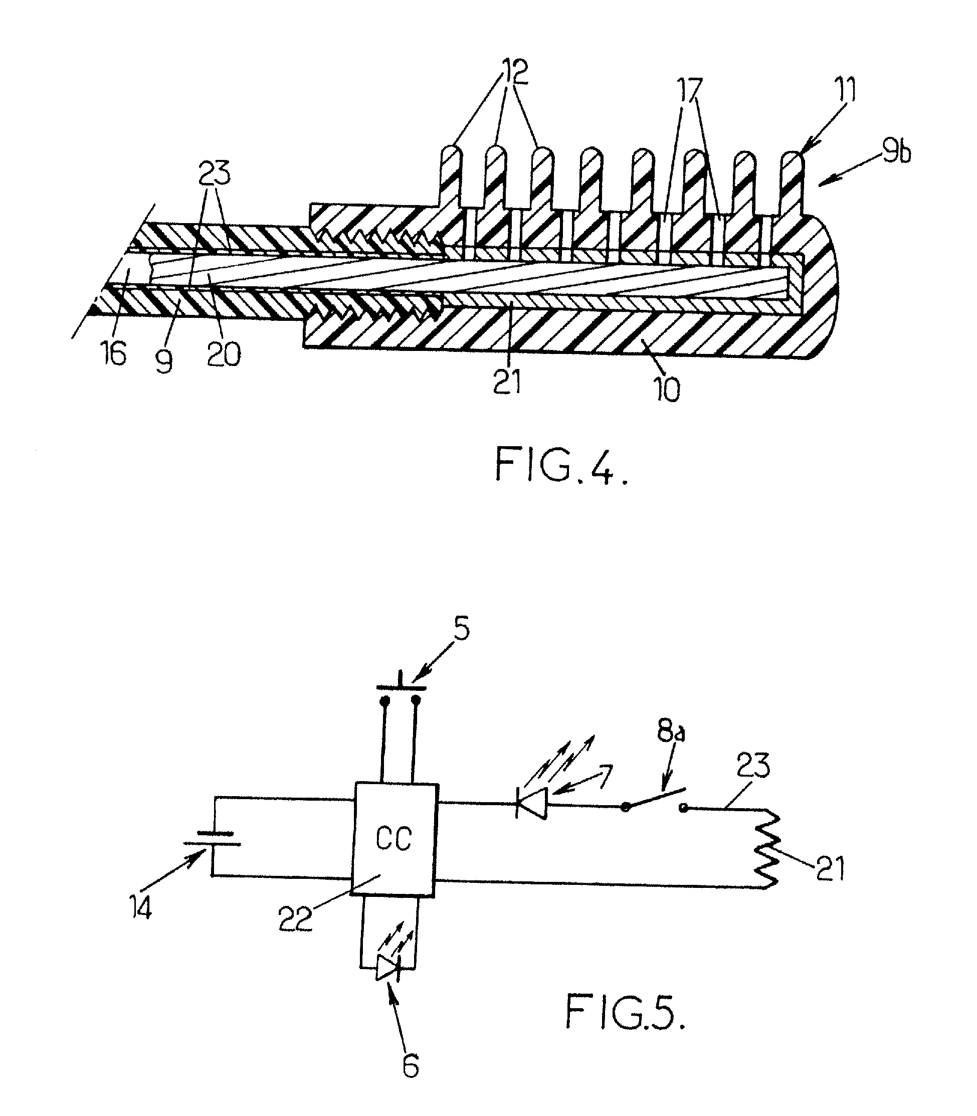 Applicator device for applying a cosmetic and the use of such a device