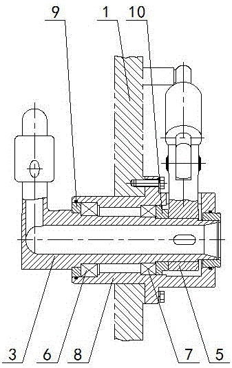 Liquid skimming device of scraper centrifugal machine
