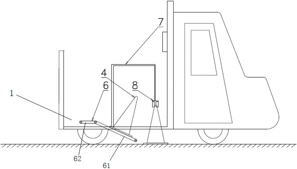 Automatic recycling and placing vehicle for traffic road cones