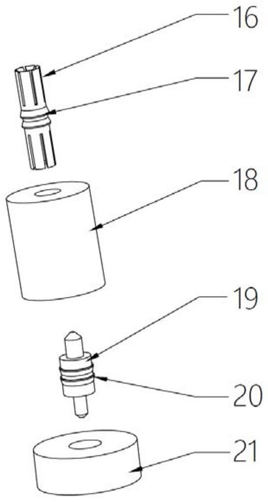 Large-tolerance blind-mating connector and cavity filter