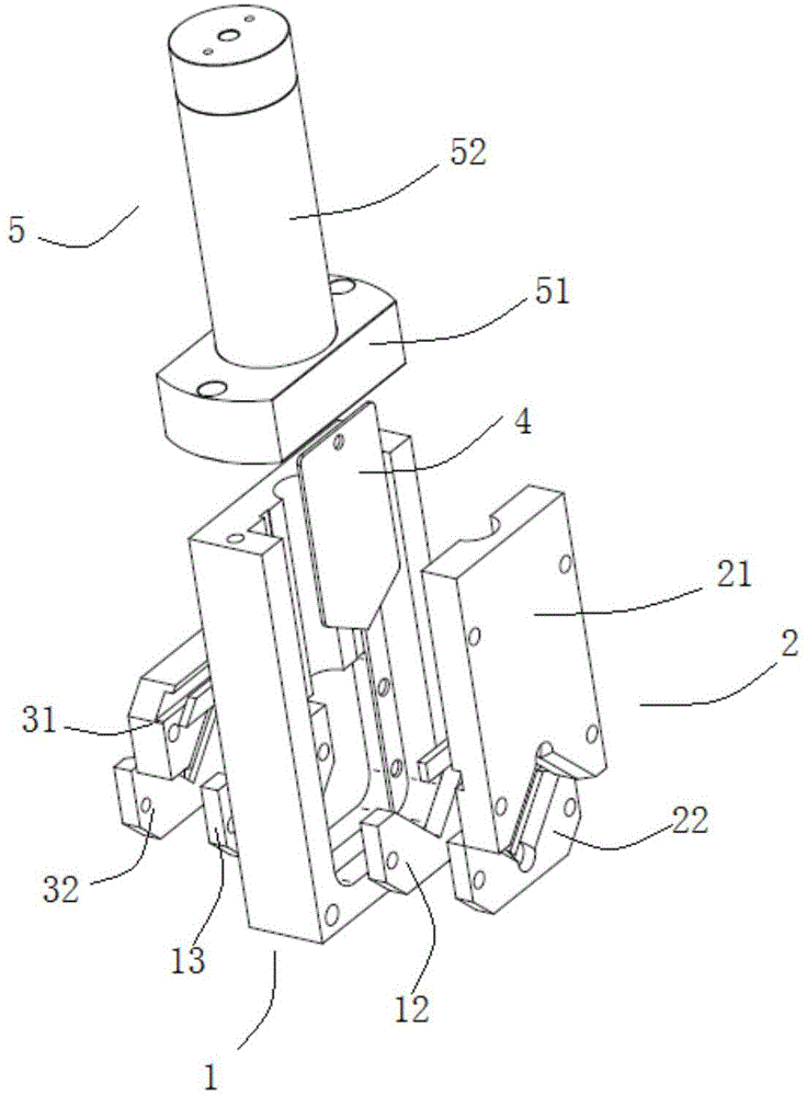 Square pipe cutting device