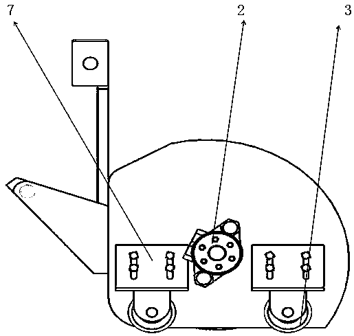 Spiral pushing type cow feed pushing robot and feed pushing method