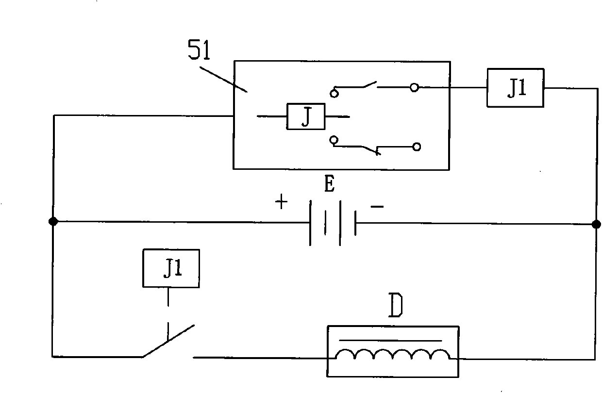 Water backflow preventing valve and water backflow preventing and gas leakage preventing automatic self-closing gas valve