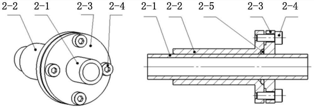 Vacuum sealing structure of universal penetrating pipe