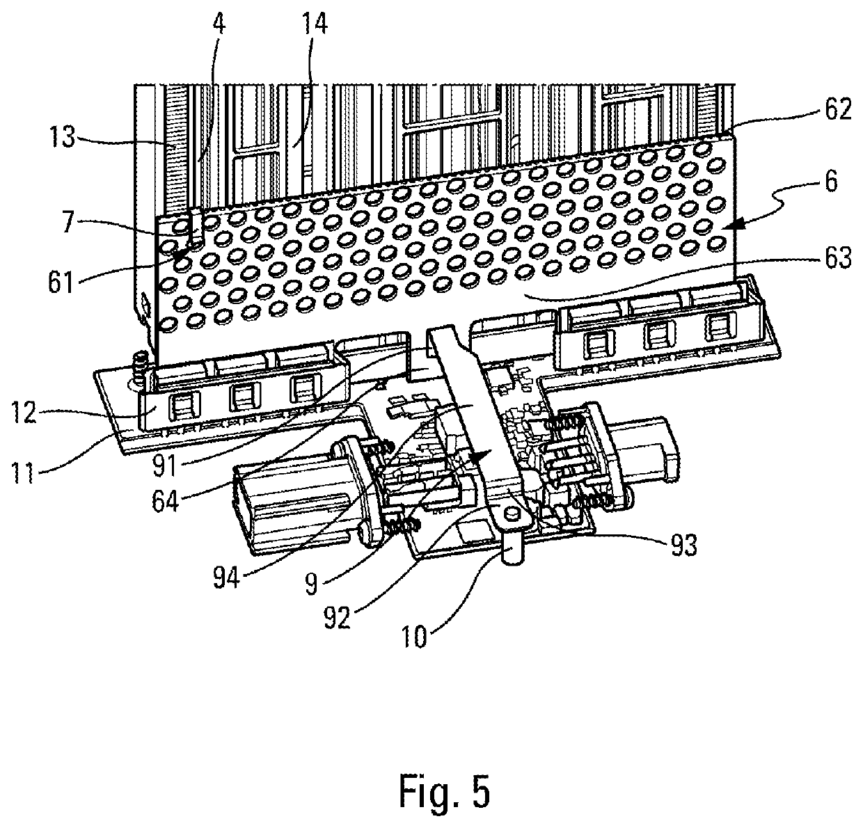 Electrical heating device comprising earthing means