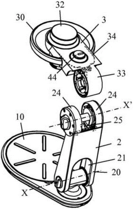 Household food preparation appliance comprising a lower arm borne by a base and an upper arm connected to the lower arm by a hinge means