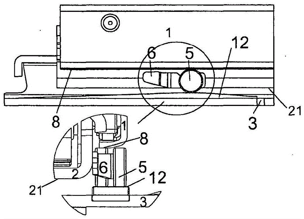 Support roller mounted in a floating manner