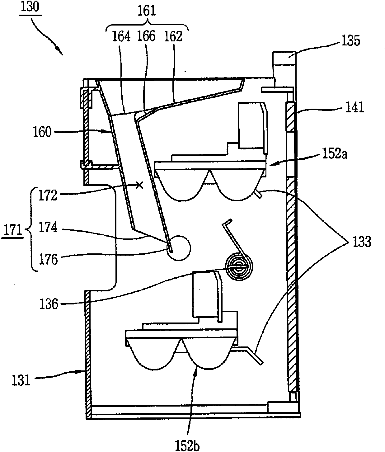 Water funnel and ice maker for refrigerator having the same