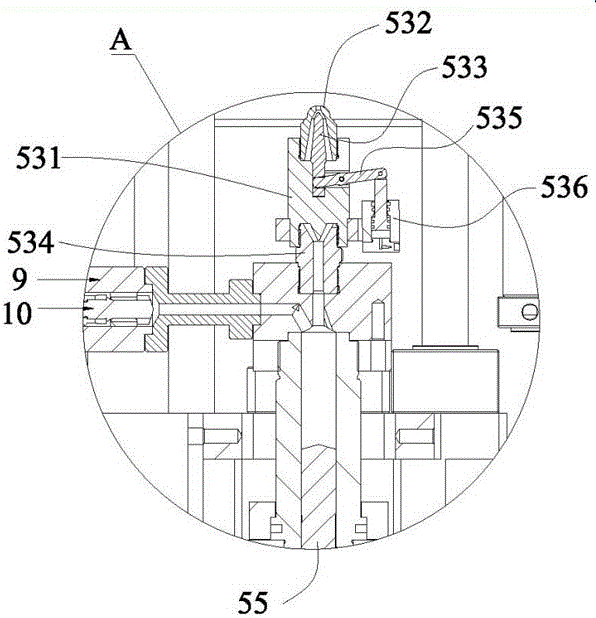 Ceramic green body injection molding machine and molding method thereof