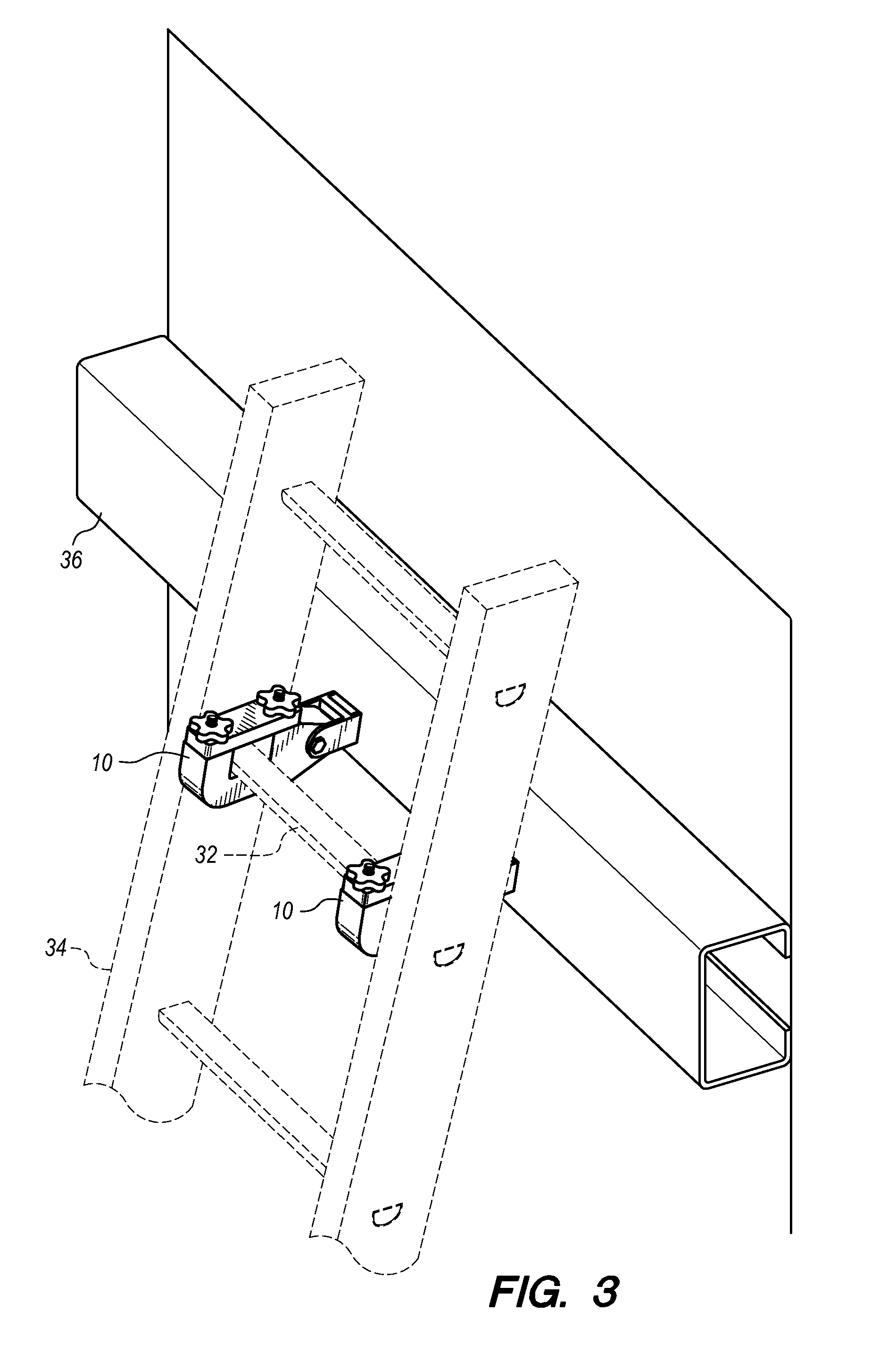 Ladder stabilizing apparatus for use with ferromagnetic support