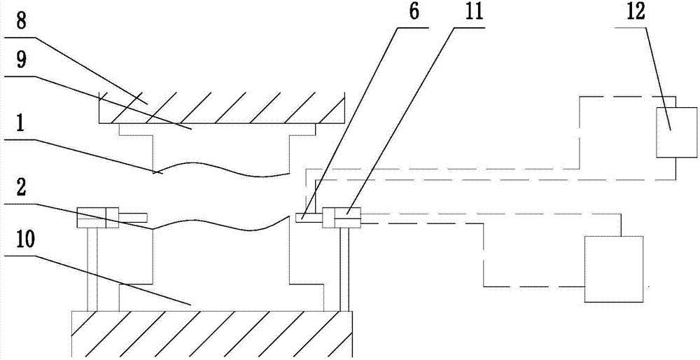 Production device of heat molding and water cooling process of uniform-section boron steel pipes
