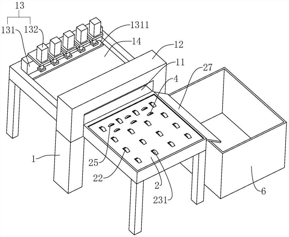 An automatic plate cutting device and cutting method for customized furniture production