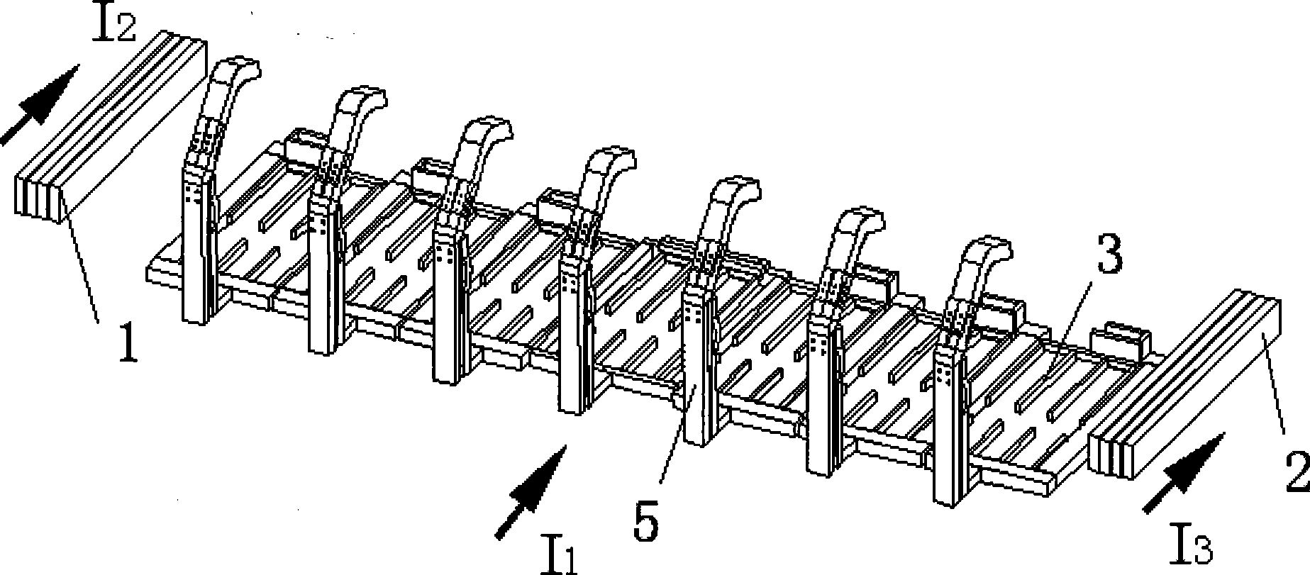 Aluminum cell bus-bar compensation structure with outlet at cell bottom