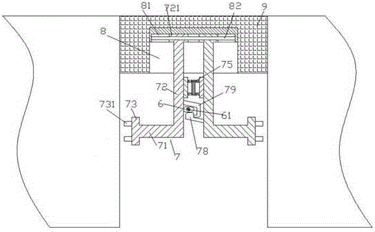 Expansion joint covering device for bridge pavement