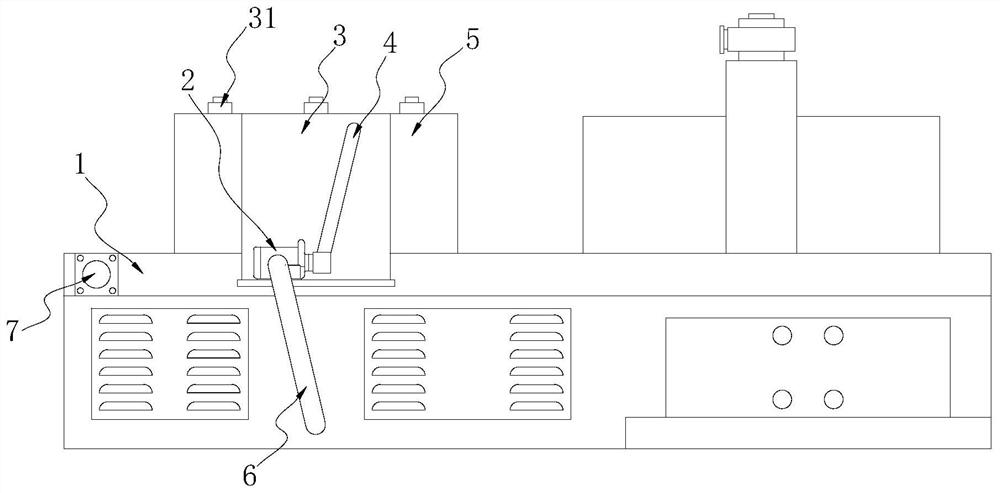 Cleaning device provided with water throwing function and used for landscape pruning