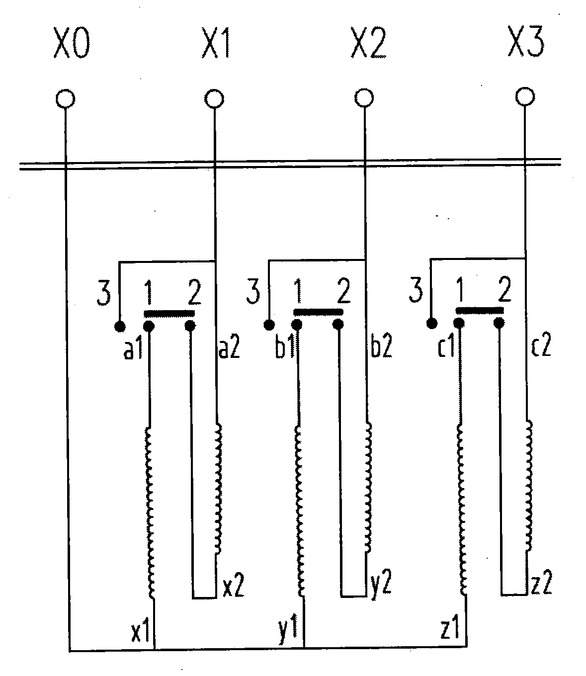 Device and method capable of realizing high-current low-voltage side dual-voltage switching