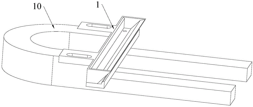 Series welding machine scaling powder auxiliary receiving disc and series welding machine