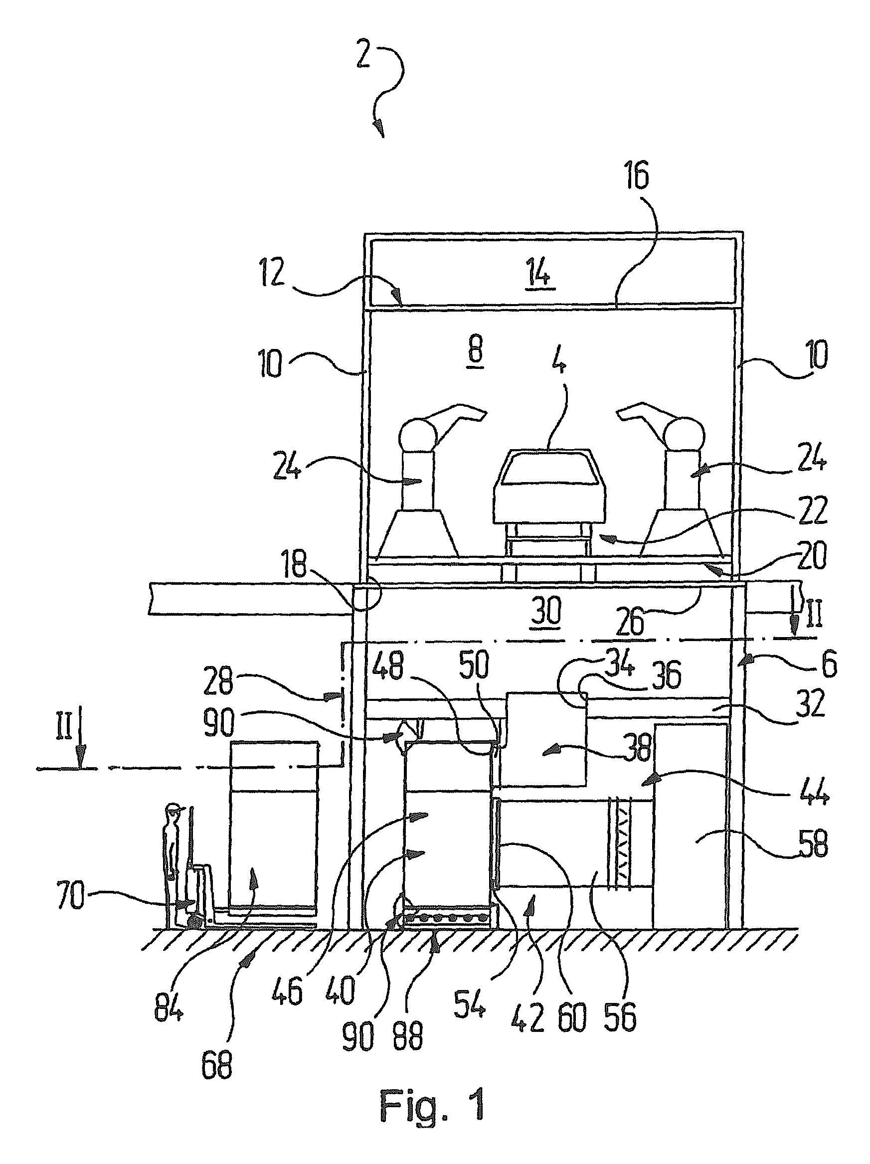Method and device for precipitating overspray and installation provided therewith