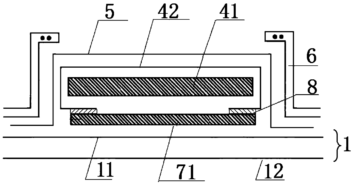 Absorption product with body-fitting arc-shaped narrow crotch and preparation method of absorption product with body-fitting arc-shaped narrow crotch