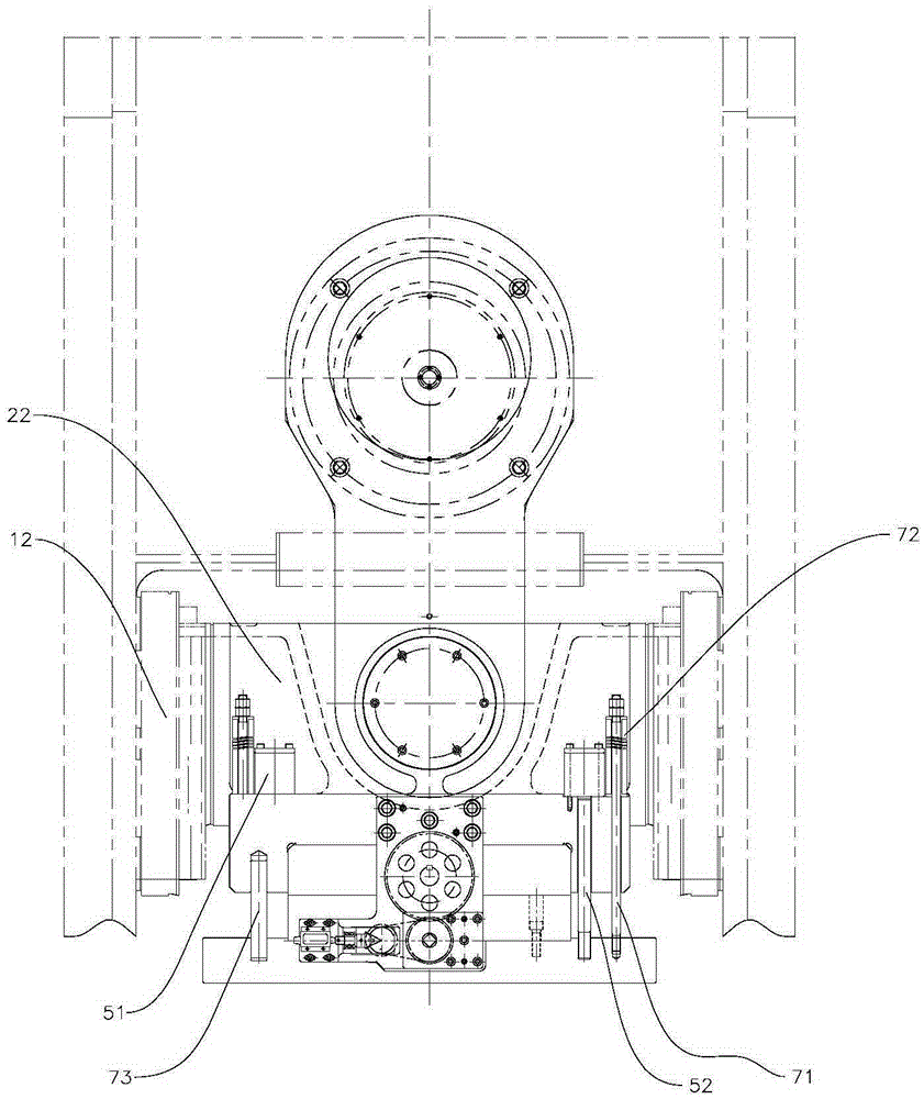 Manual adjustment tapered wedge type closed die height adjusting device