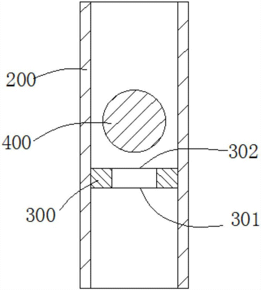 Automatic closing device and reaction device