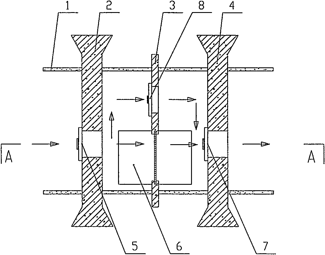 Water isolation type coal mine refuge chamber transition chamber and method for entering chamber