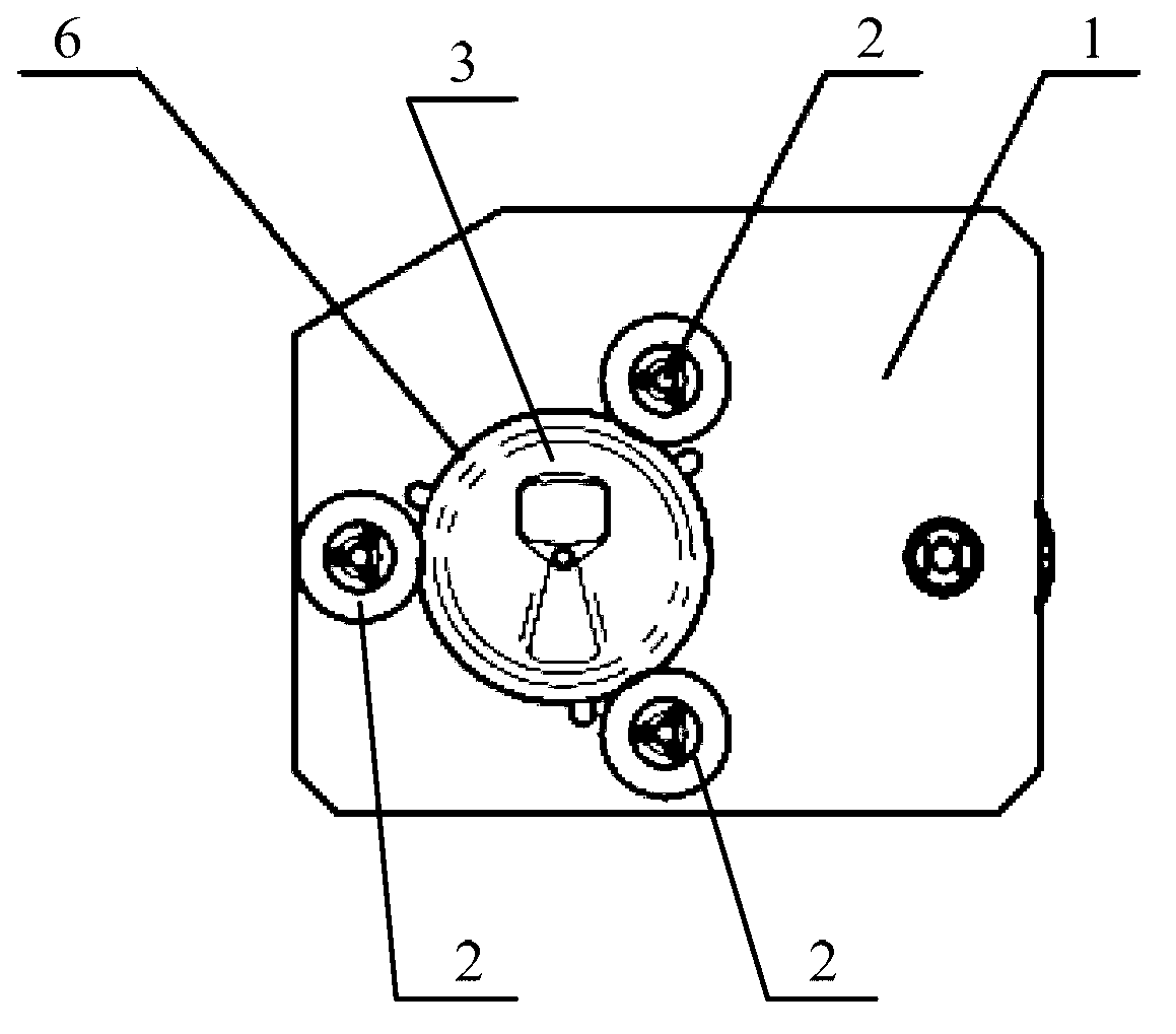 Multi-workstation high-speed cover distributing device