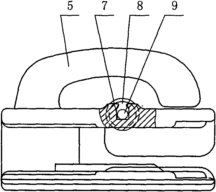Rolling shaft type zipper puller
