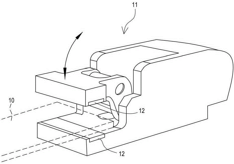 Plate local heating device and heating method thereof