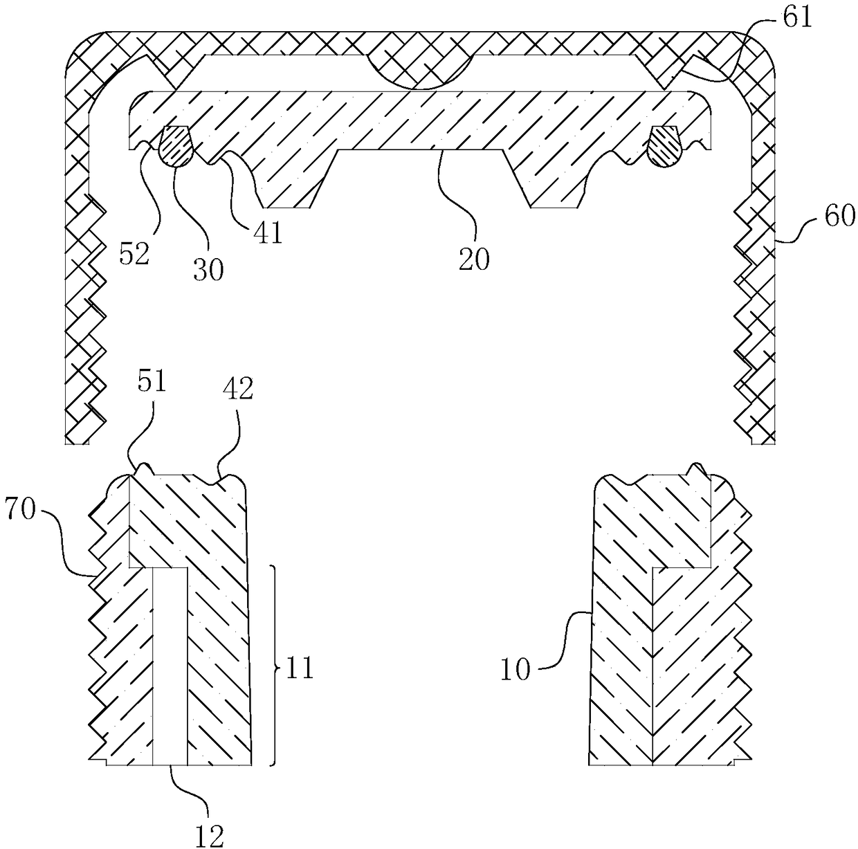 A ceramic container mouth packaging structure and its preparation method