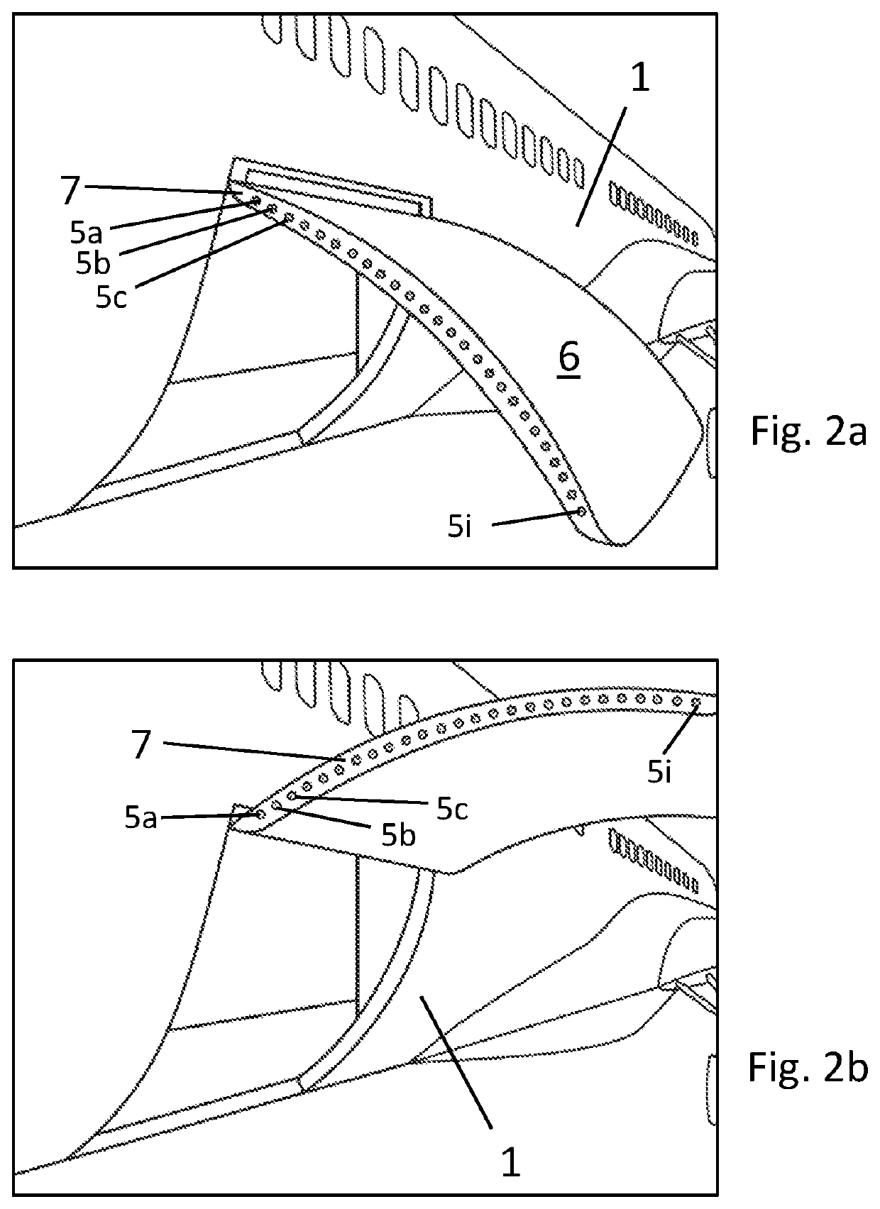 System for displaying the state of at least one cargo door of an aircraft