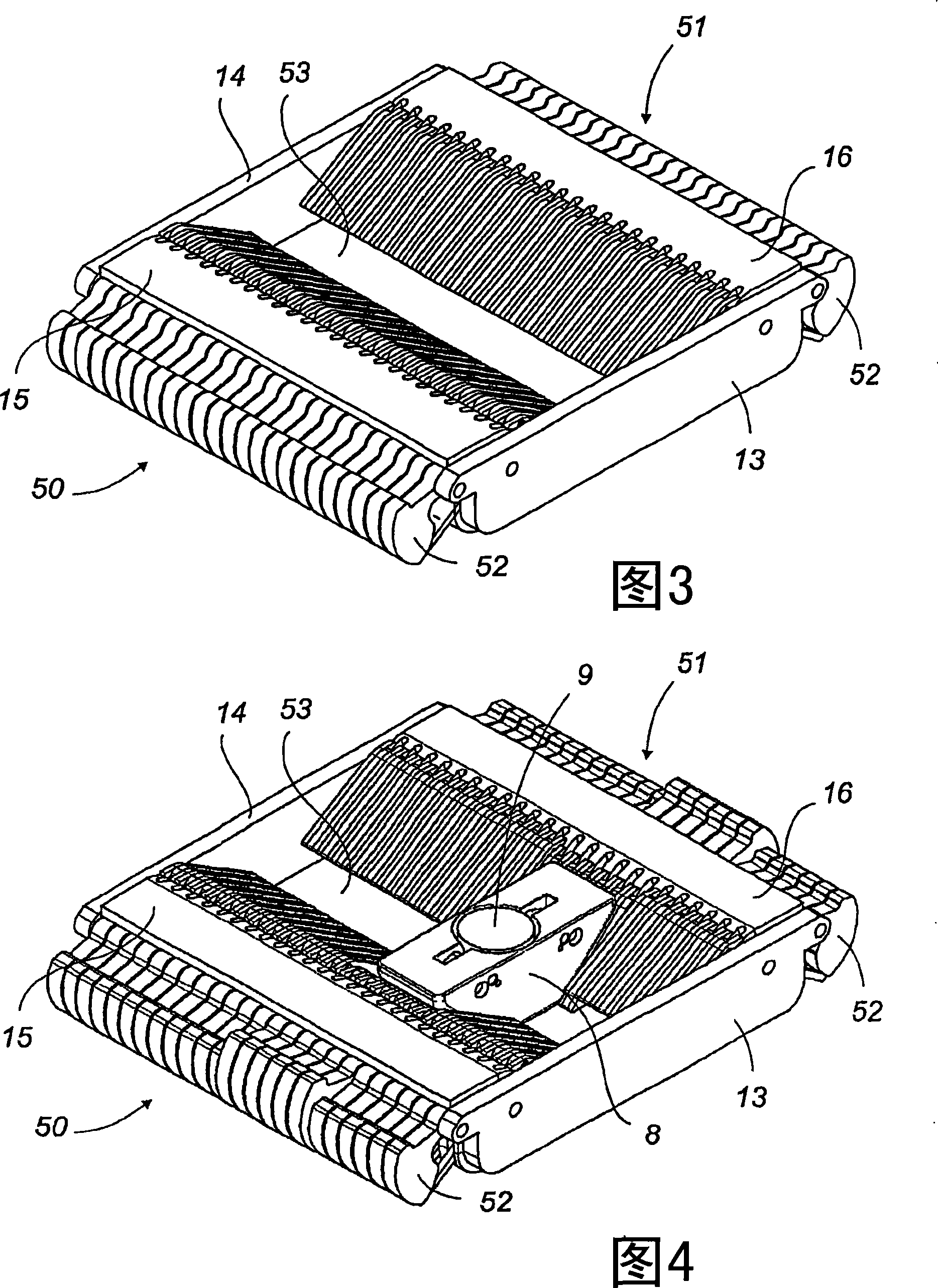 Device for lateral self-centering support and immobilization on a railway structure of a semi-trailer kingpin