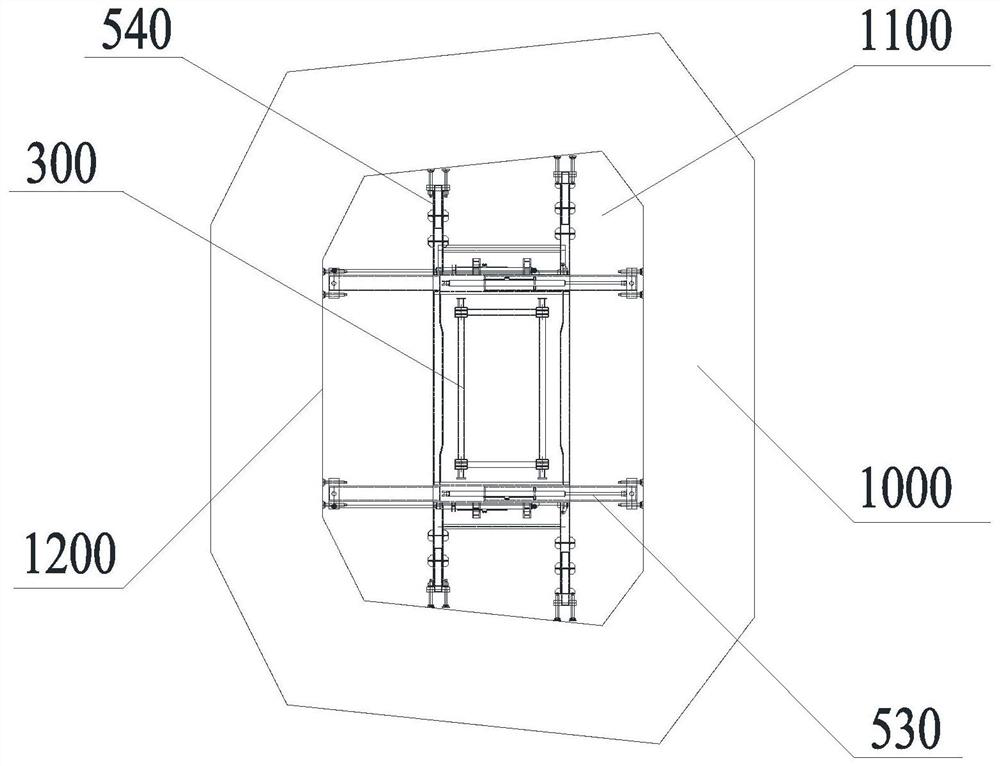 Concrete cavity multifunctional construction platform and its construction method